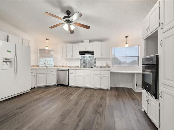 1308 Vinewood Drive, Mansfield, TX 76063