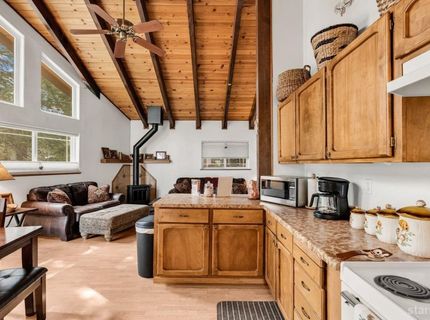 1986 Cherokee Street, South Lake Tahoe, CA 96150 Photo