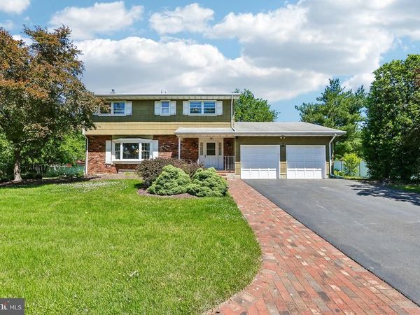 10 SANDTOWN TERRACE, HAMILTON, NJ 08690