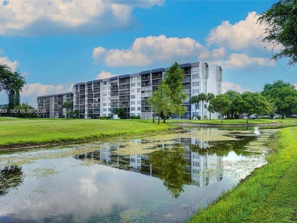 3100 W Rolling Hills Cir , Unit 403, Davie, FL 33328