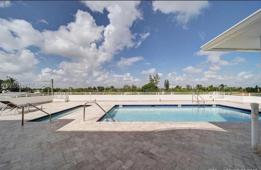 9156 Collins Ave , Unit 502, Surfside, FL 33154 Photo