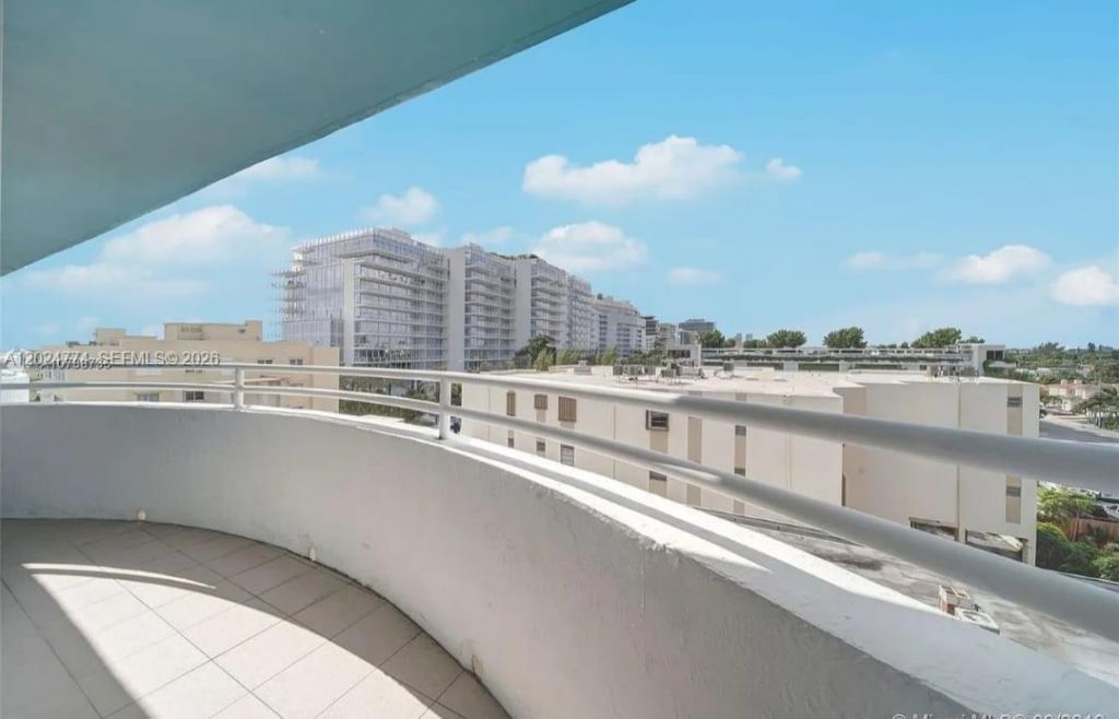 9156 Collins Ave , Unit 502, Surfside, FL 33154 Photo