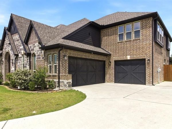 902 S Bluebird Lane , Midlothian, TX 76065