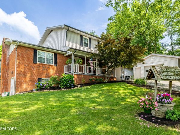 2814 Montvale Rd, Maryville, TN 37803
