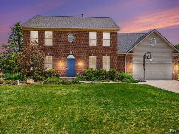 16181 Valcrest Drive, Fenton Twp, MI 48451