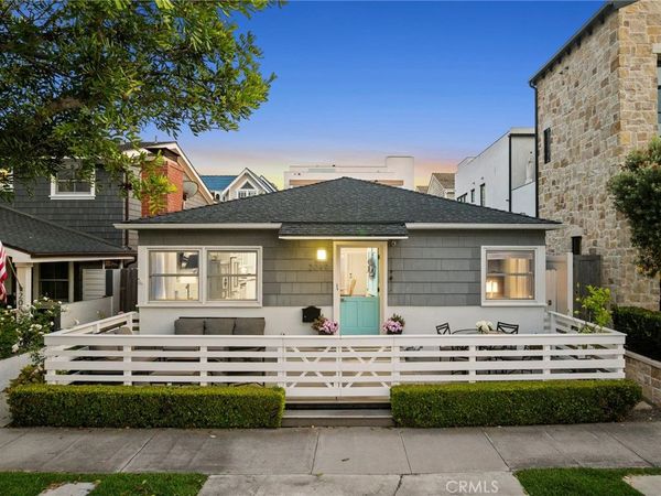 2049 E Ocean Boulevard, Newport Beach, CA 92661