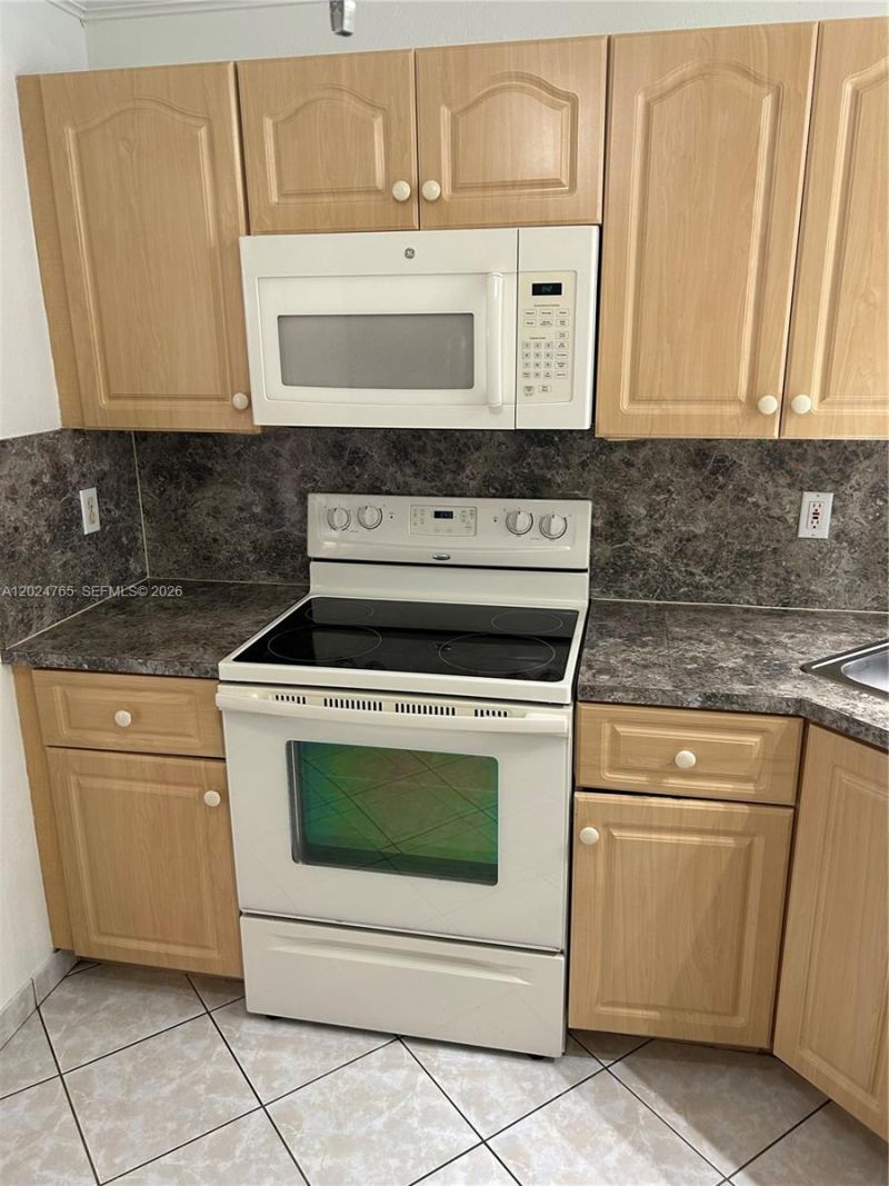 10919 W Okeechobee Rd , Unit 101, Hialeah Gardens, FL 33018 Photo