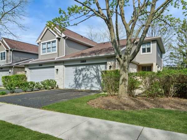 625 N Walden Drive , Palatine, IL 60067