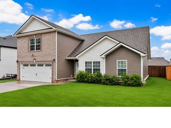 1101 Whitney Dr , Clarksville, TN 37042