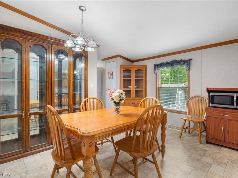 354 Pin Oak Circle, Elyria, OH 44035 Photo 13