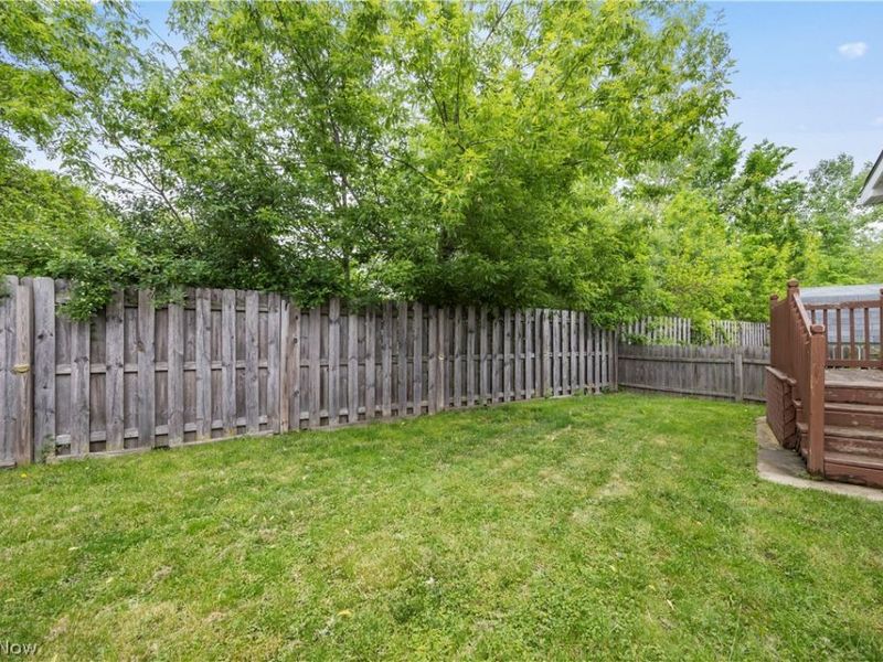 354 Pin Oak Circle, Elyria, OH 44035 Photo 32