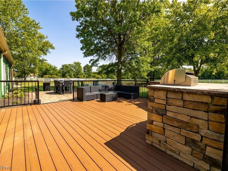 354 Pin Oak Circle, Elyria, OH 44035 Photo 34