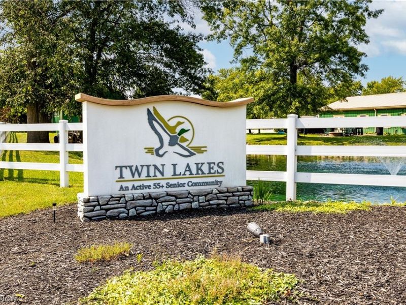 354 Pin Oak Circle, Elyria, OH 44035 Photo 39