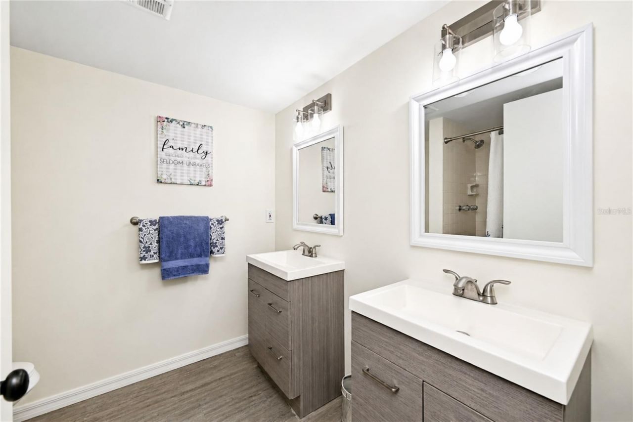 4853 Independence Drive, Bradenton, FL 34210 Photo
