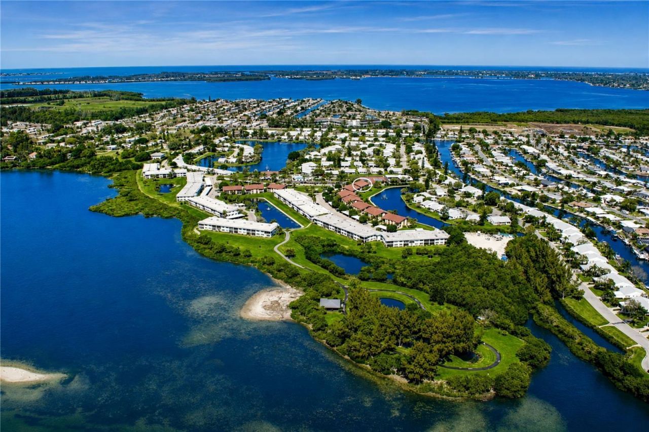 4853 Independence Drive, Bradenton, FL 34210 Photo