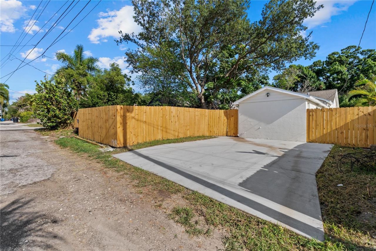 1211 16th Avenue N, Saint Petersburg, FL 33704 Photo