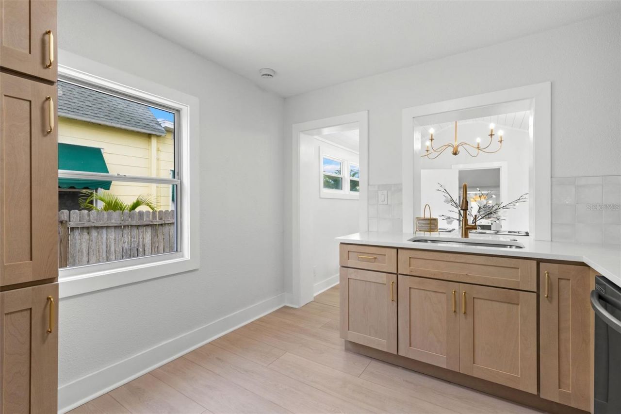 1211 16th Avenue N, Saint Petersburg, FL 33704 Photo