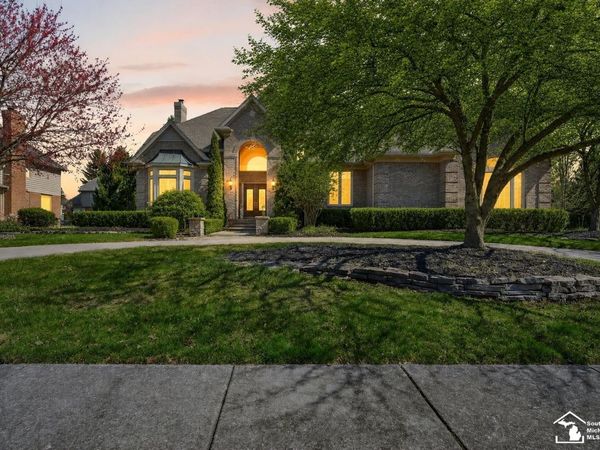 4592 Forestview Drive, West Bloomfield, MI 48322