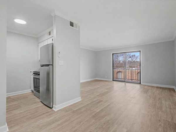 420 Walton Ln, Unit J47, Madison, TN 37115