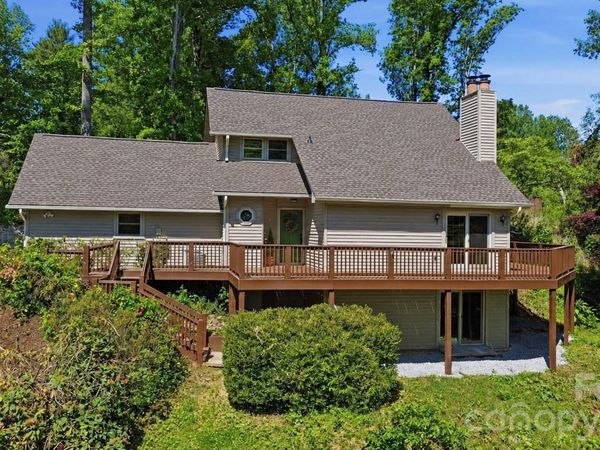 207 Wood Dale Drive , Hendersonville, NC 28791