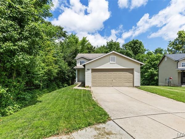 228 Sorrento Lane , Wentzville, MO 63385