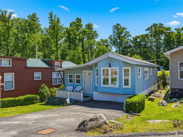 5355 Parkway Parkway, Cosby, TN 37722