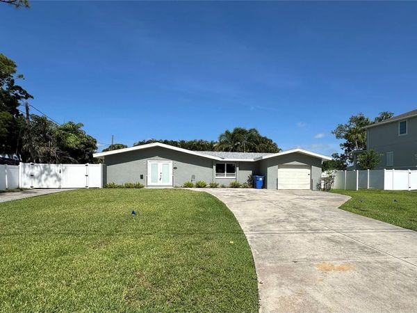 5316 VENETIAN BOULEVARD NE, ST PETERSBURG, FL 33703