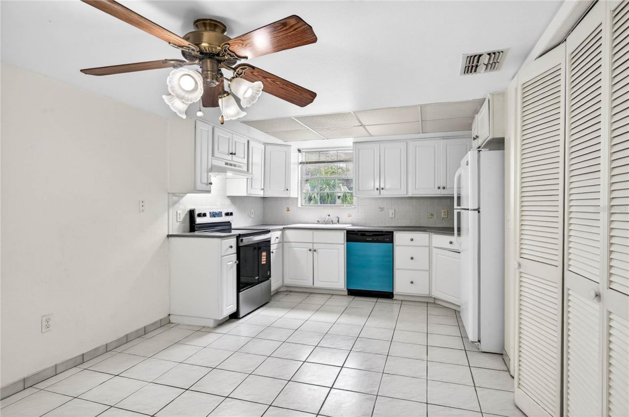 14452 Reuter Strasse, Unit 710, Tampa, FL 33613 Photo