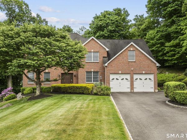 12 Logans, Danbury, CT 06811