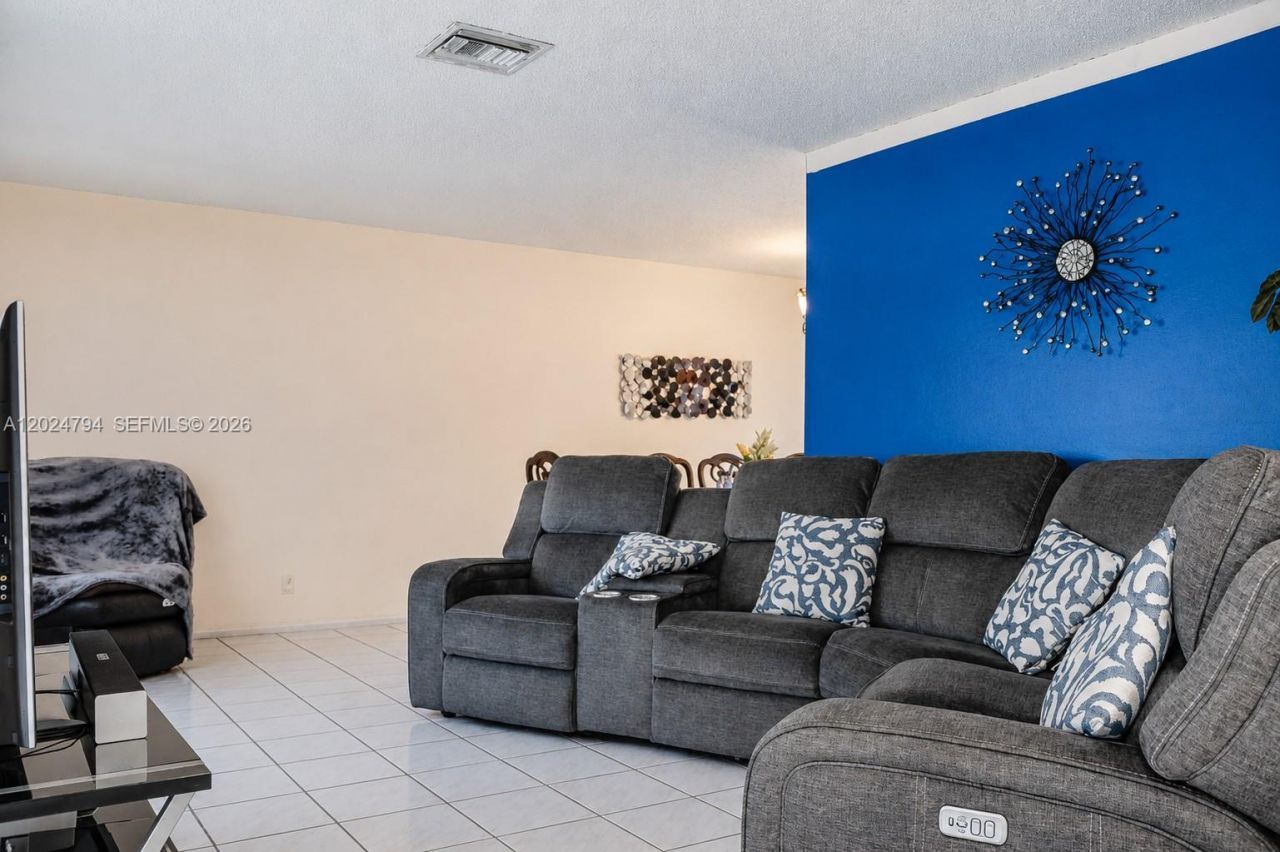 2315 NW 98th Ter, Coral Springs, FL 33065 Photo
