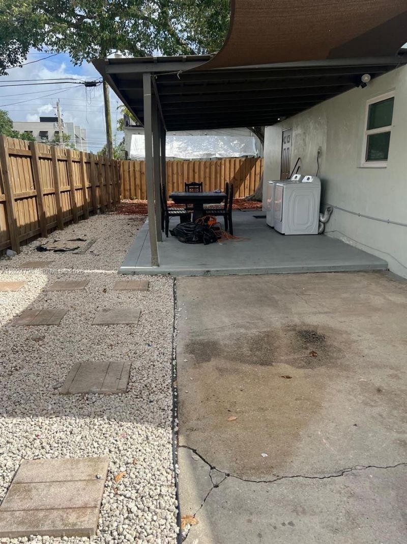 2561 NW 18th Ct , Fort Lauderdale, FL 33311 Photo