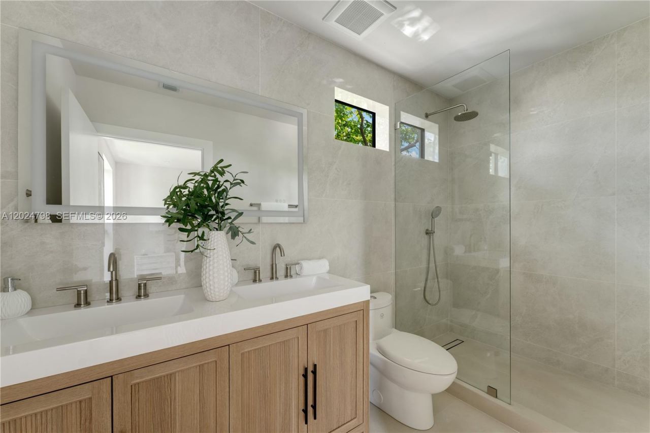 1917 NW 17 St , Unit A, Miami, FL 33125 Photo