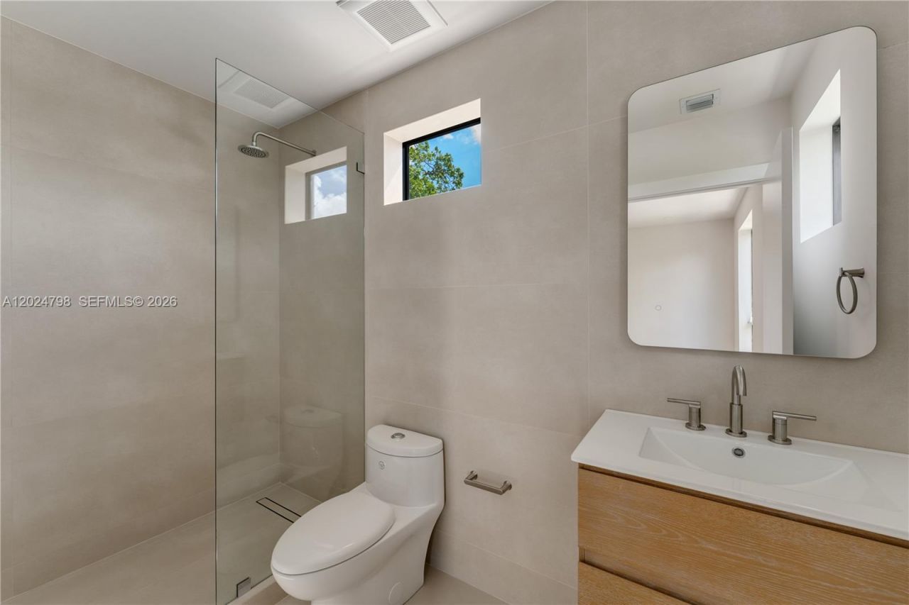 1917 NW 17 St , Unit A, Miami, FL 33125 Photo