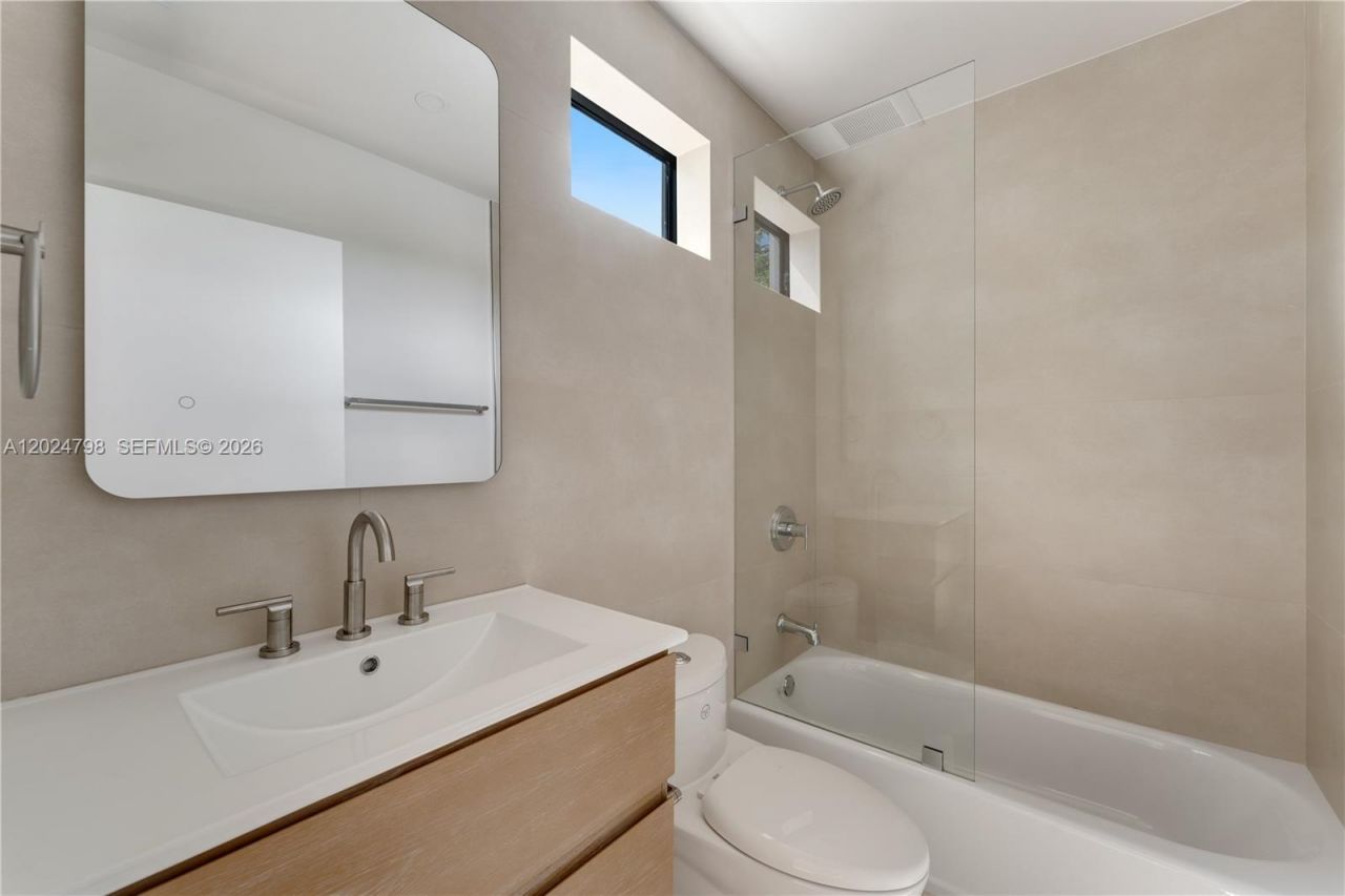 1917 NW 17 St , Unit A, Miami, FL 33125 Photo