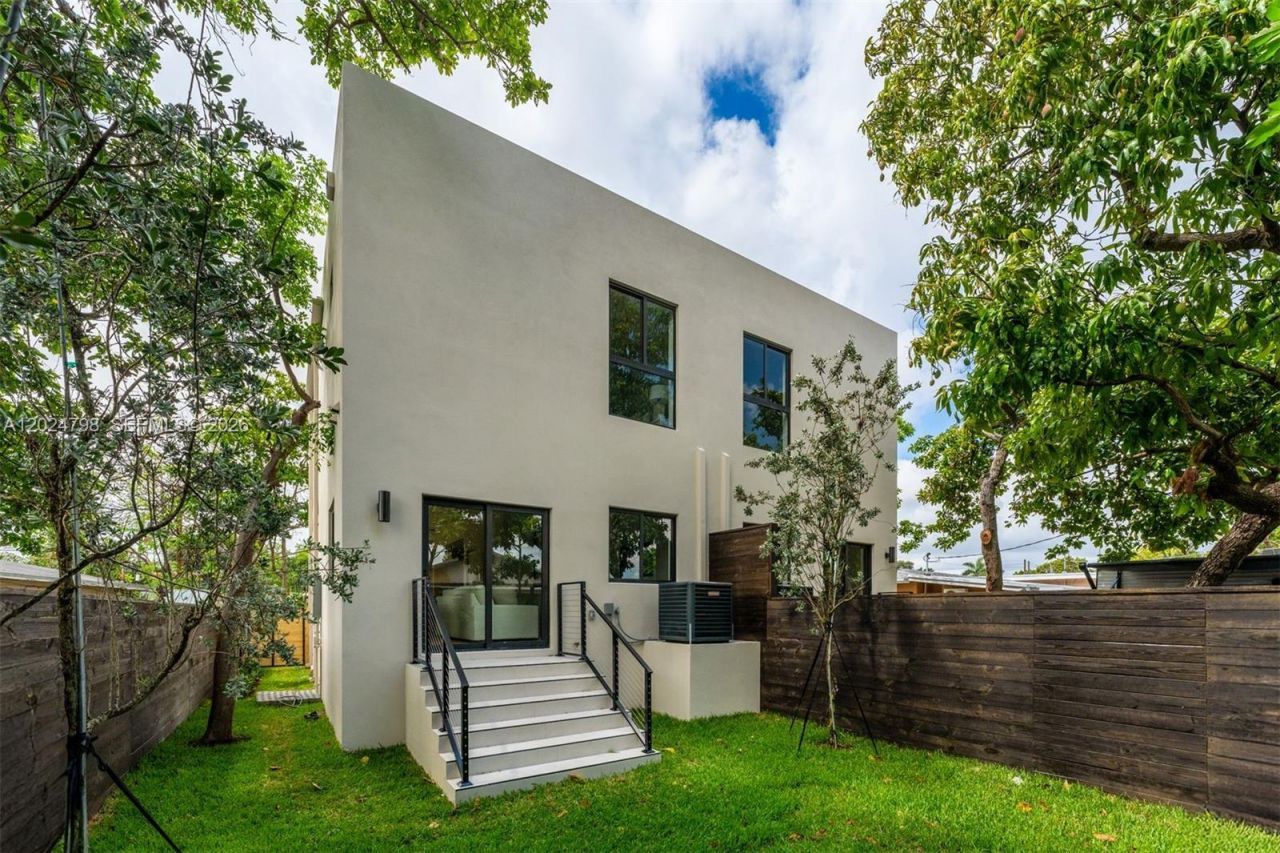 1917 NW 17 St , Unit A, Miami, FL 33125 Photo