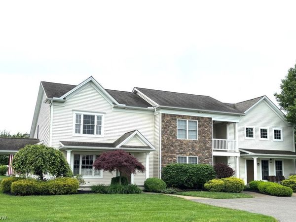 12 Cambridge Glen, Columbiana, OH 44408