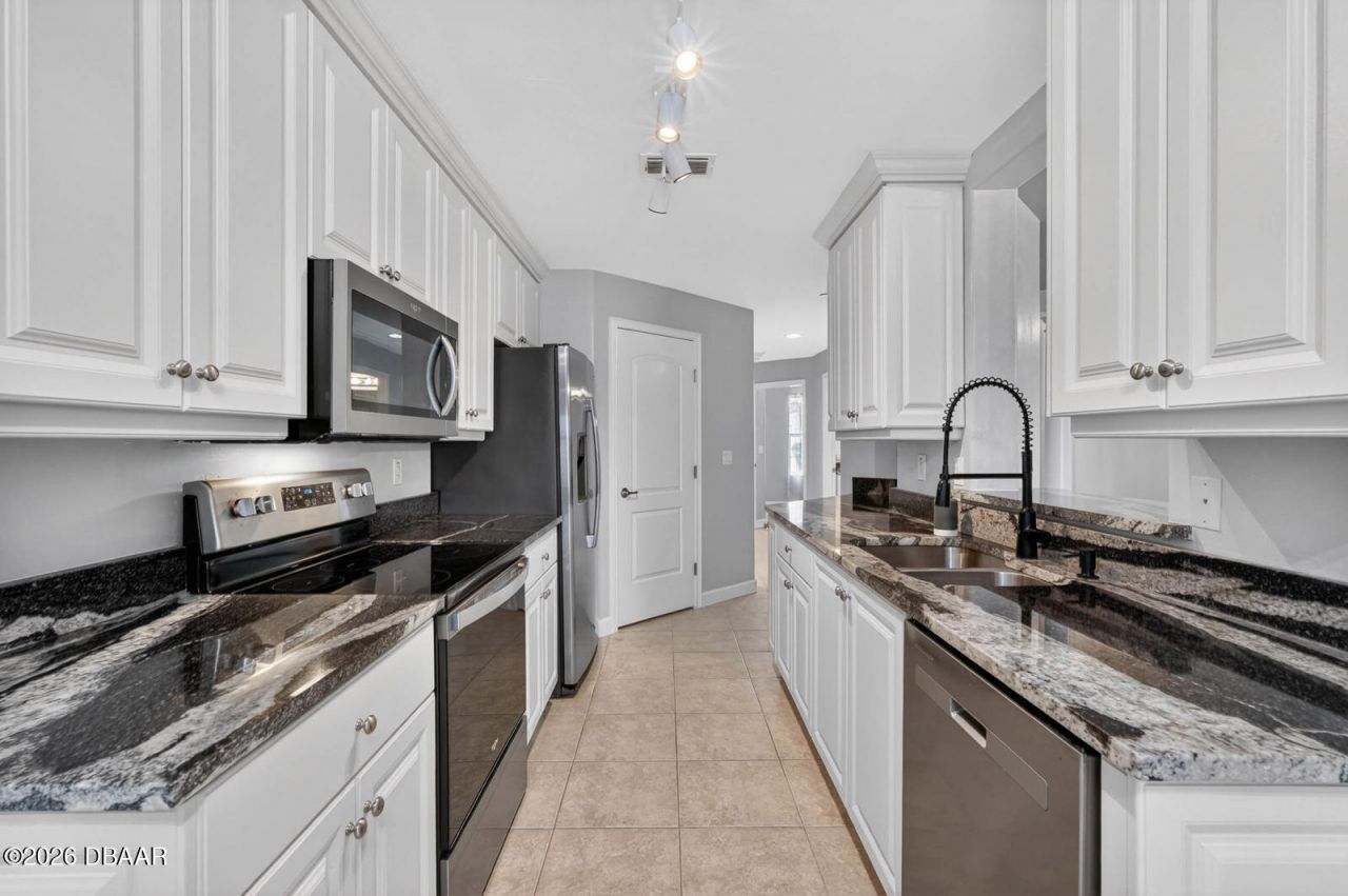 424 Luna Bella Lane, Unit 330, New Smyrna Beach, FL 32168 Photo