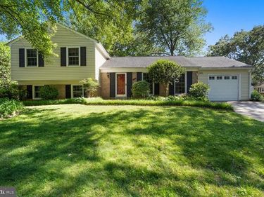 9501 WALLINGFORD DRIVE, BURKE, VA 22015