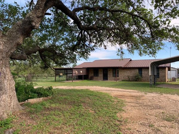 133 Clearfork RD , Lockhart, TX 78644