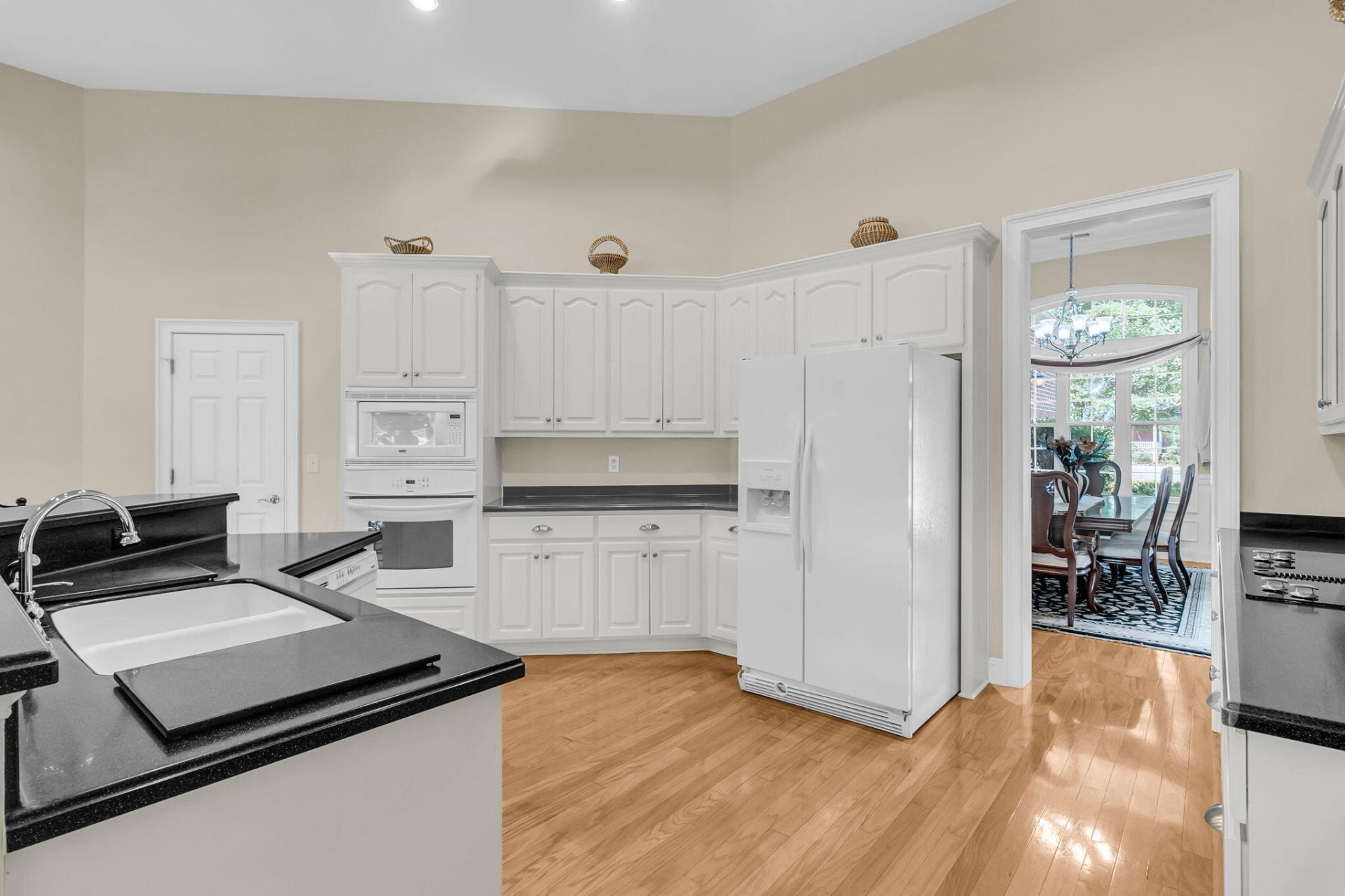 8729 Herons Walk Photo 10