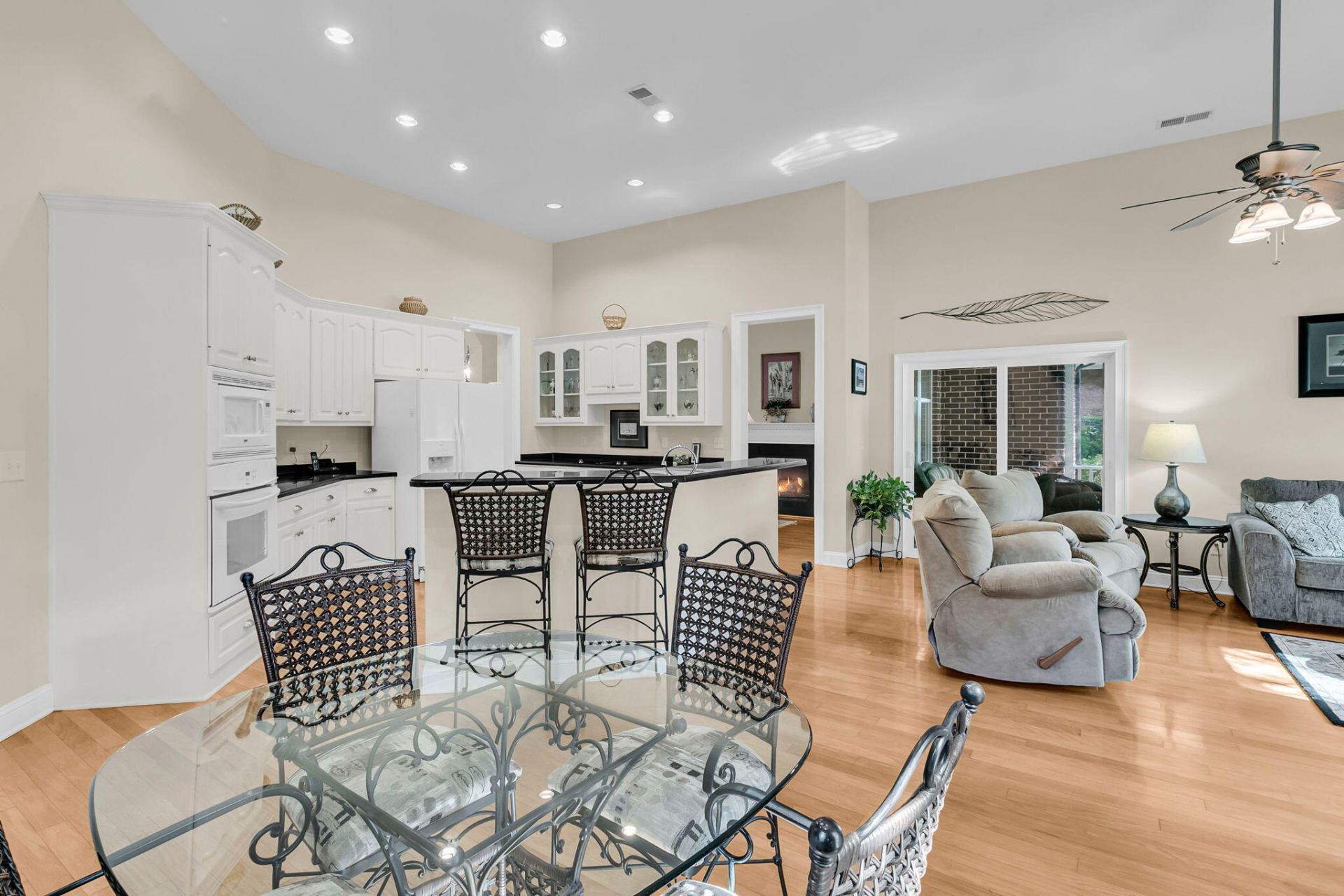 8729 Herons Walk Photo 17