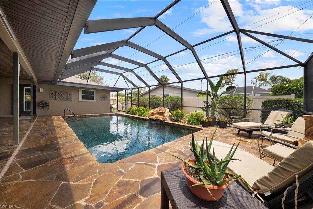 8713 Crest Ln, Fort Myers, FL 33907 Photo