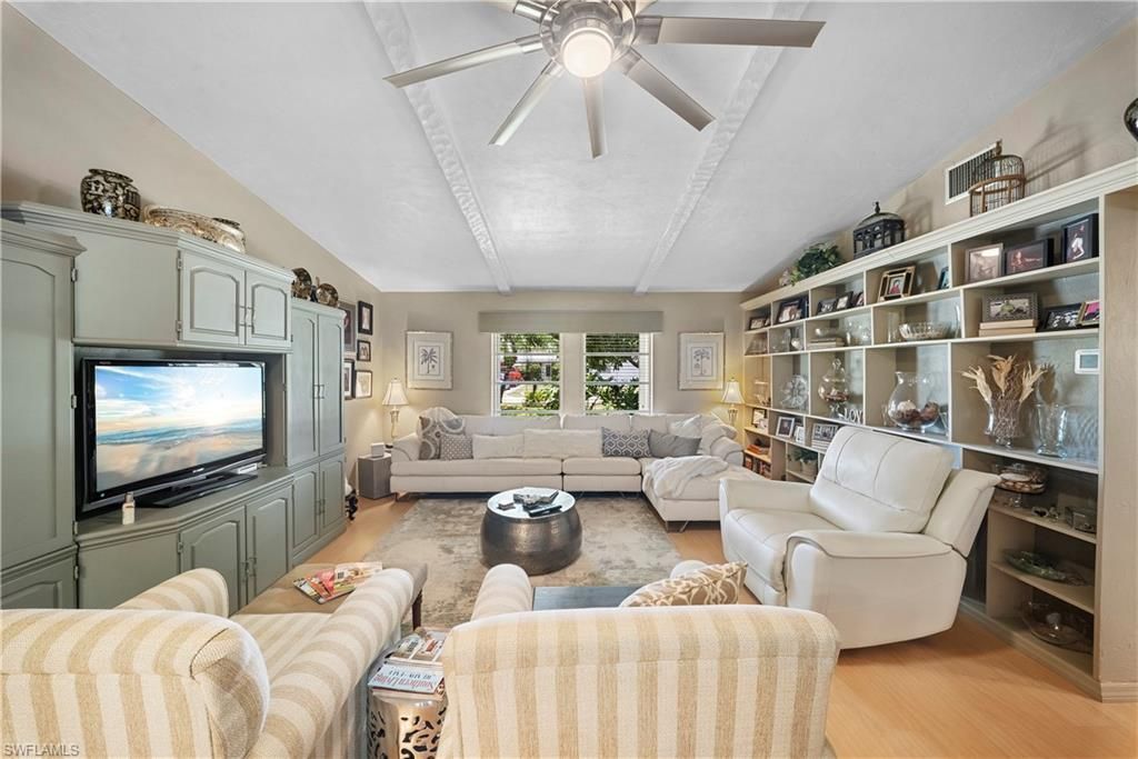 8713 Crest Ln, Fort Myers, FL 33907 Photo