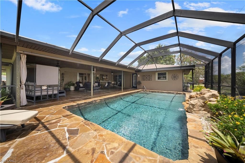 8713 Crest Ln, Fort Myers, FL 33907 Photo