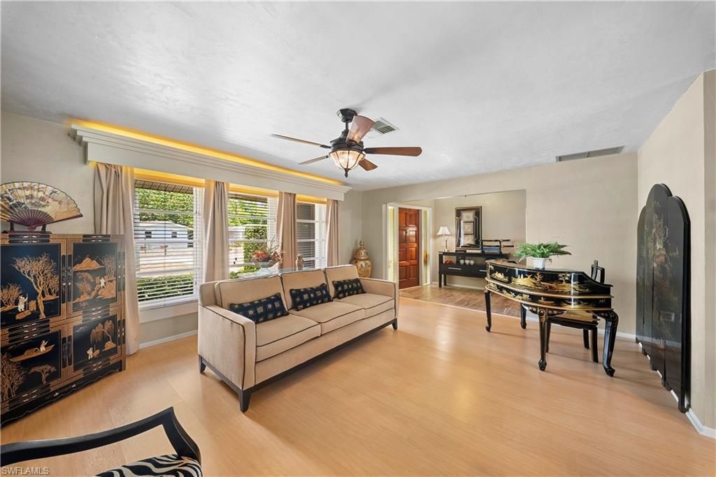 8713 Crest Ln, Fort Myers, FL 33907 Photo