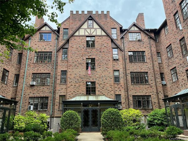 38-30 Douglaston Parkway , Unit 4C, Douglaston, NY 11363