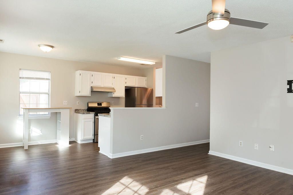 43 Woodleaf Court Photo 6