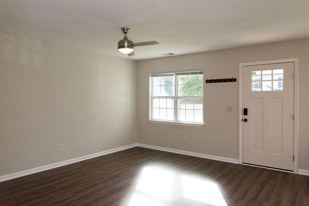 43 Woodleaf Court Photo 7