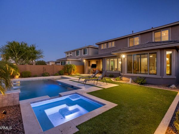 2948 E TINA Drive, Phoenix, AZ 85050