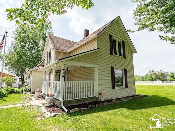 1584 E Newburg Road, Carleton, MI 48117